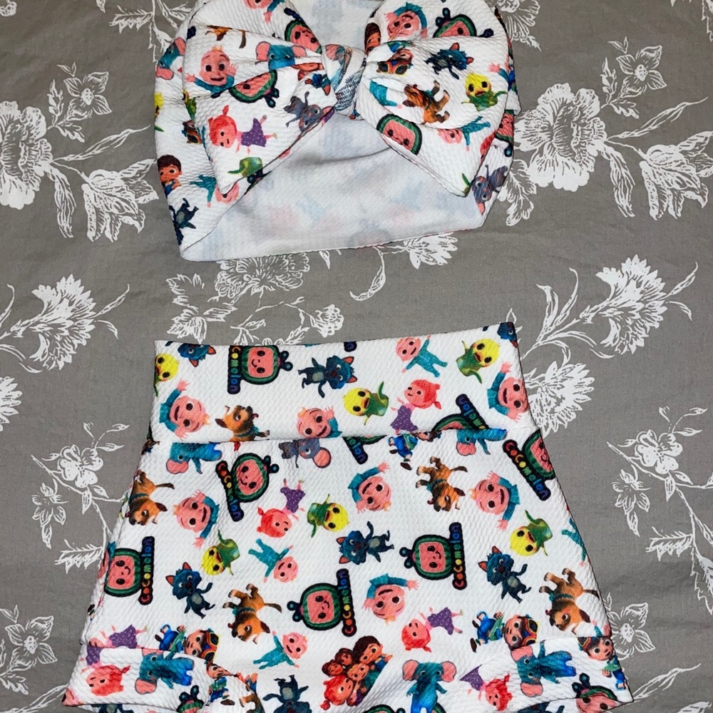 Cocomelon bummies w/ bow